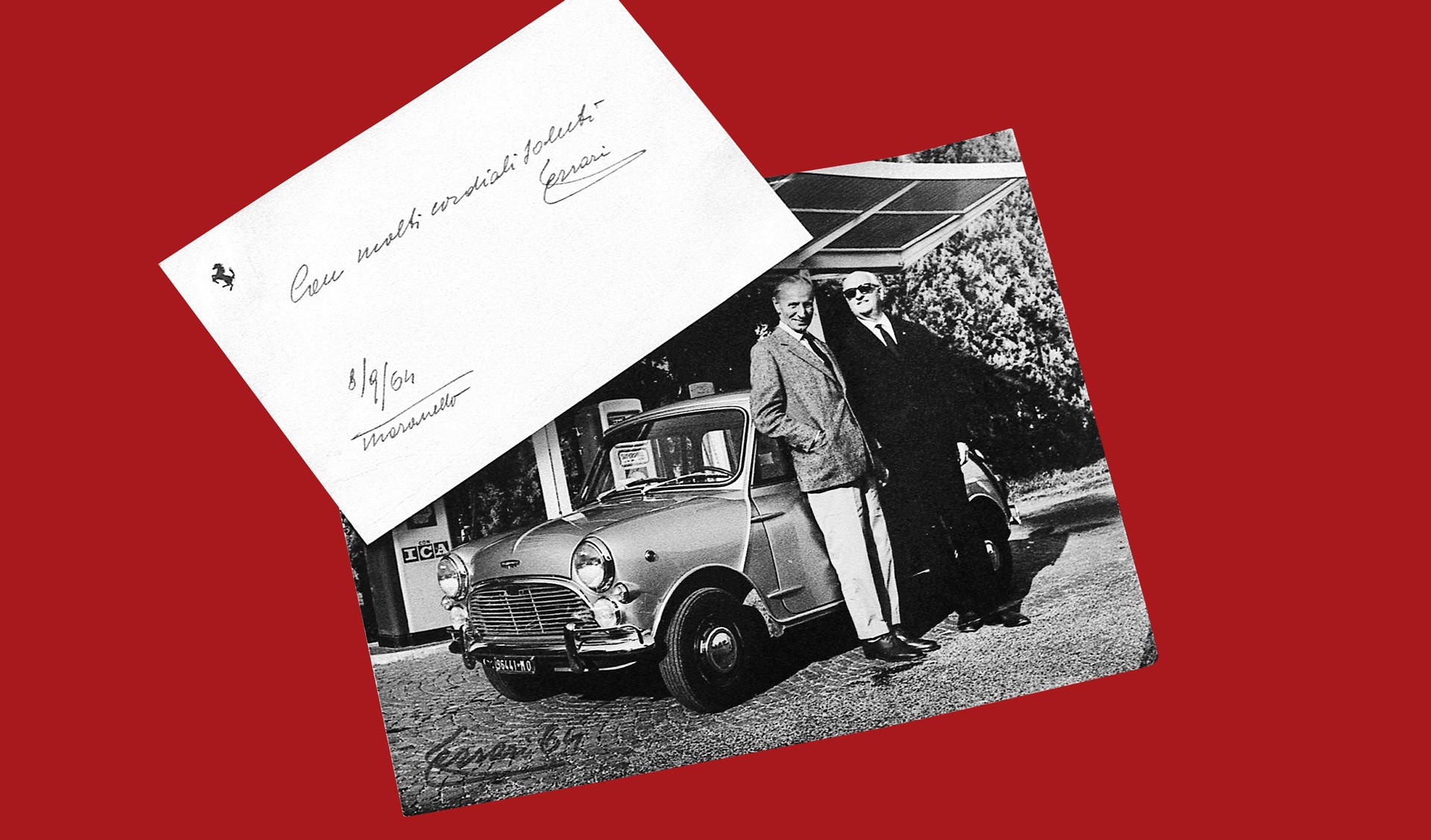 Alec Issigonis e Enzo Ferrari e carta de agradecimento. Fotografia de Alec Issigonis e Enzo Ferrari junto de um MINI Clássico e uma carta enviada a Alec Issigonis por Enzo Ferrari.